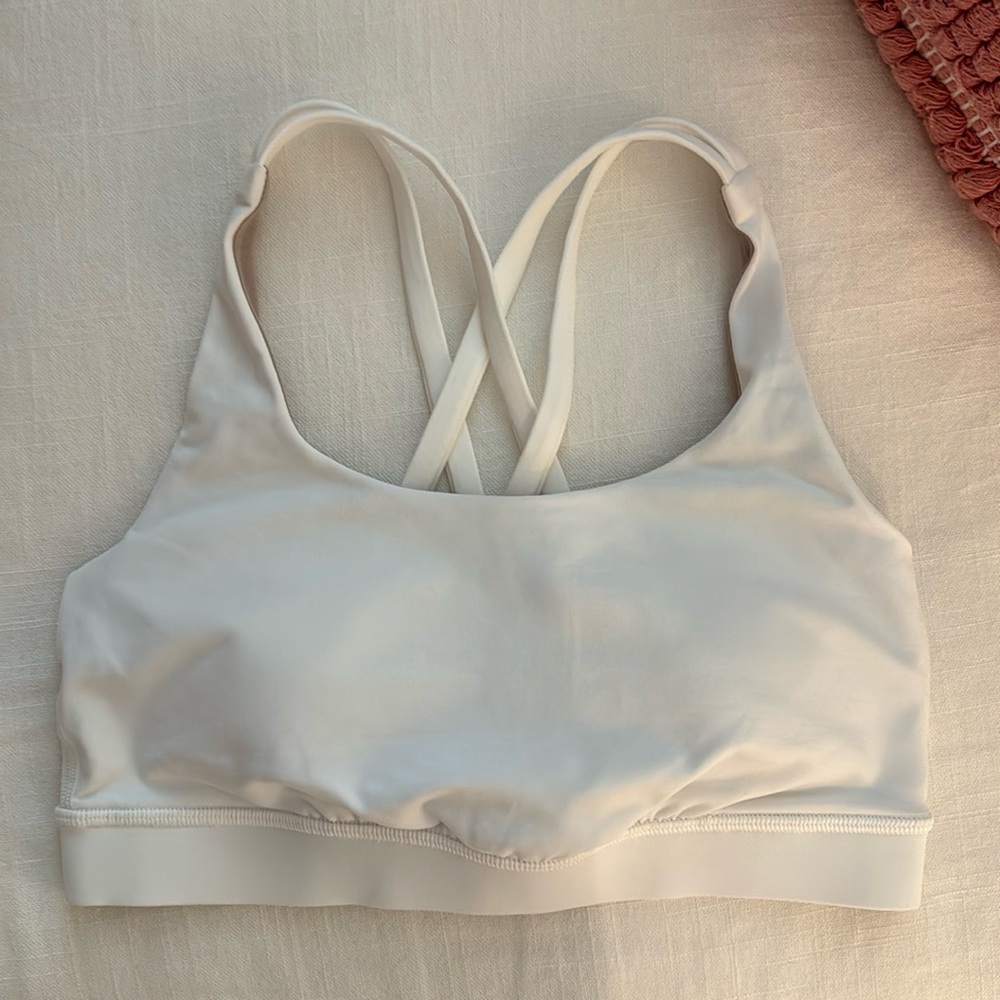 NWOT LULULEMON WHITE SPORTS BRA